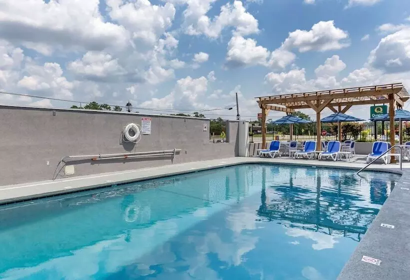 ホテル Comfort Inn & Suites Spring Lake   Fayetteville Near Fort Liberty