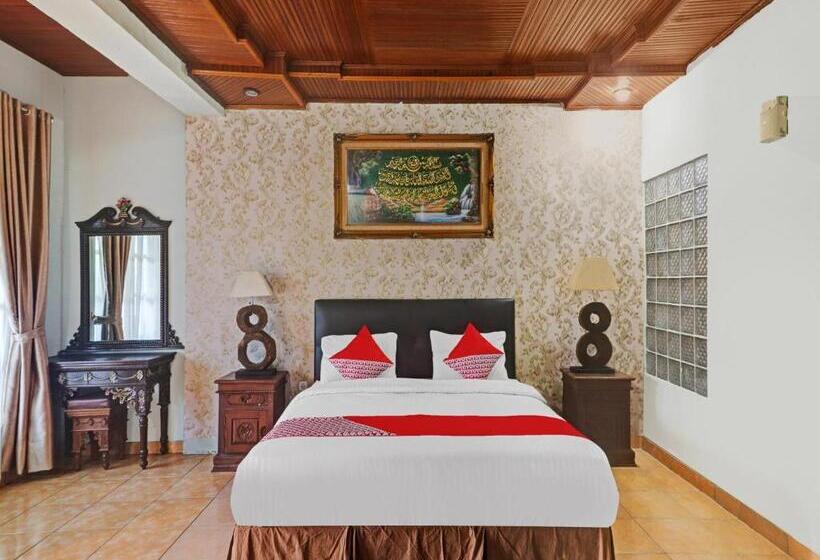 Oyo 11350o Hotel R Cantika Syariah