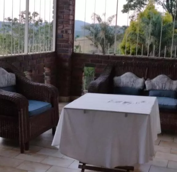 Majatalo Hamba Kancane Ma Africa Guest House