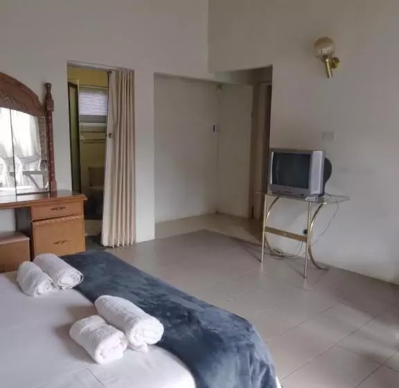 Majatalo Hamba Kancane Ma Africa Guest House