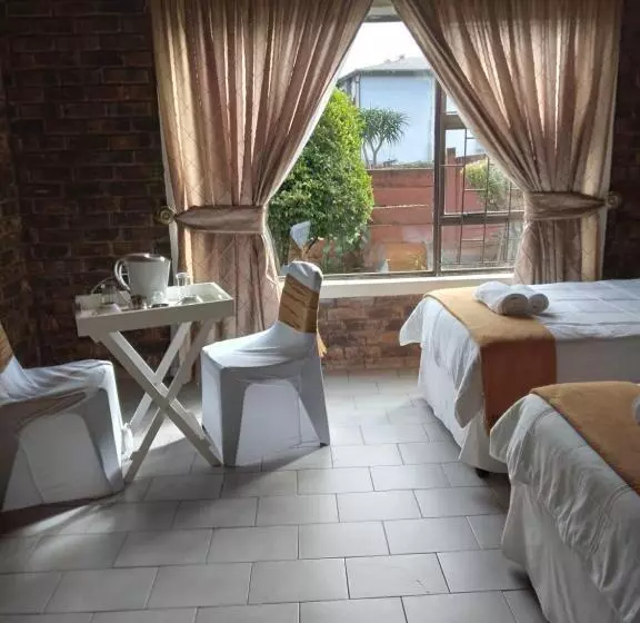 Majatalo Hamba Kancane Ma Africa Guest House