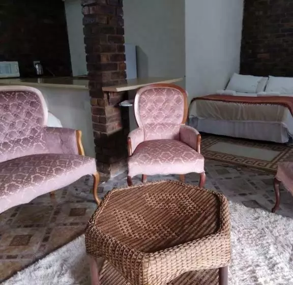 Majatalo Hamba Kancane Ma Africa Guest House