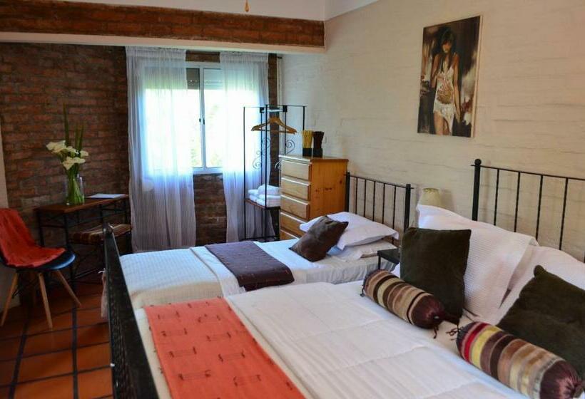 הוסטל Del Bosque Posada