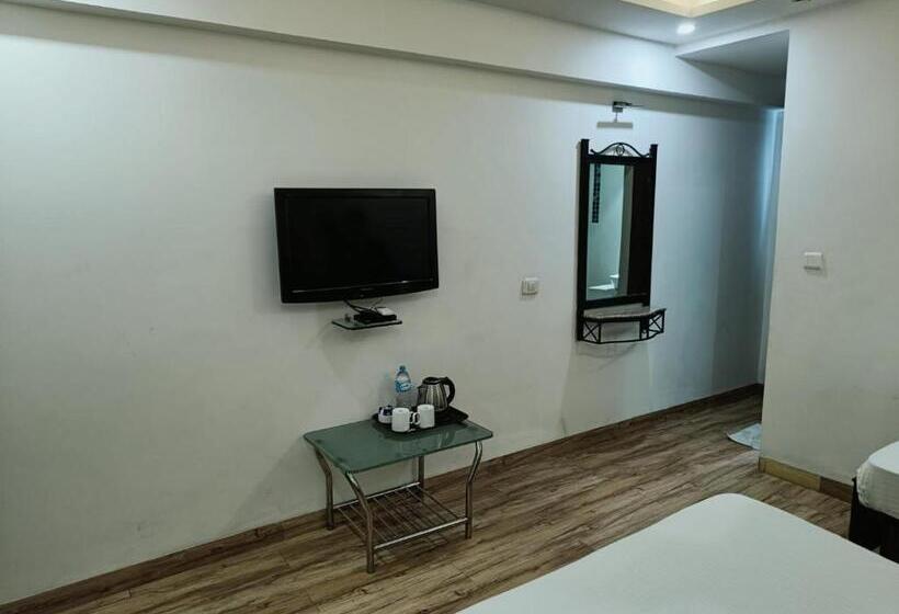 هتل Alba Premier, Indore