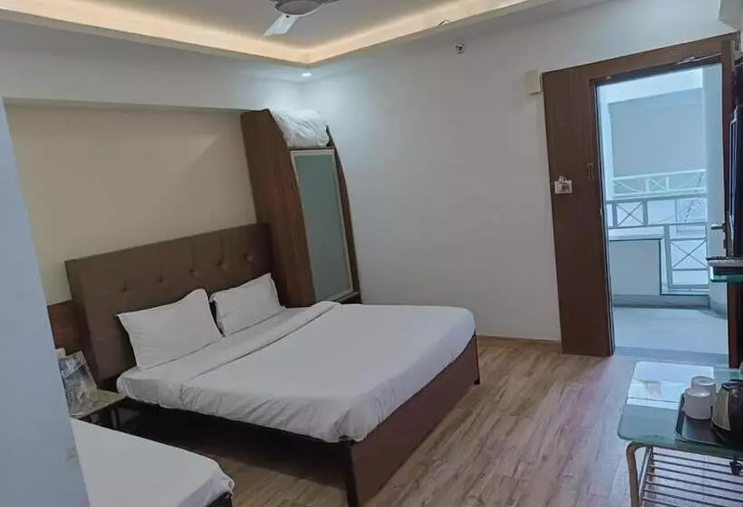 ホテル Alba Premier, Indore