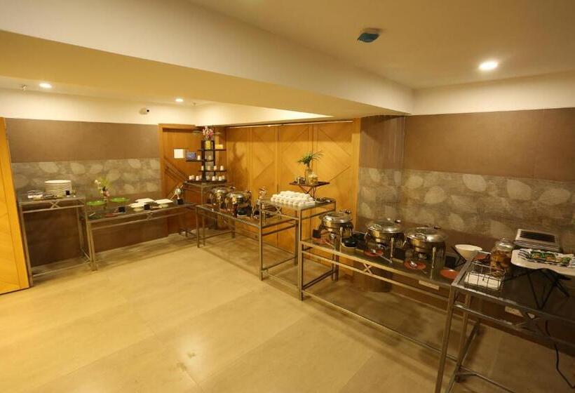 هتل Alba Premier, Indore