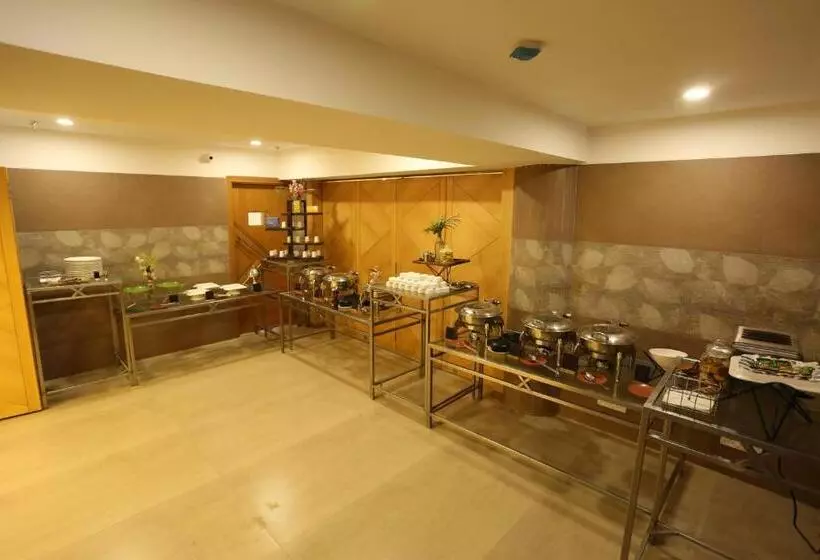ホテル Alba Premier, Indore