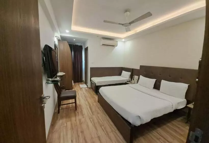 ホテル Alba Premier, Indore