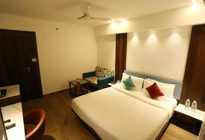 ホテル Alba Premier, Indore