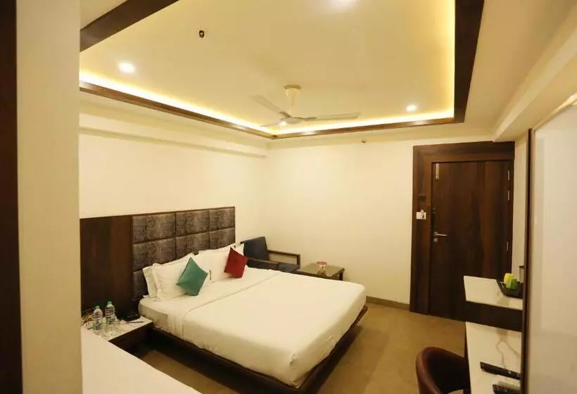 ホテル Alba Premier, Indore