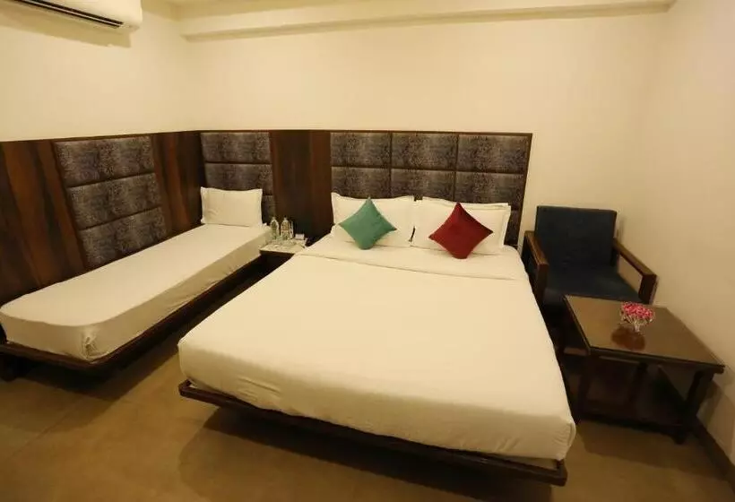 ホテル Alba Premier, Indore