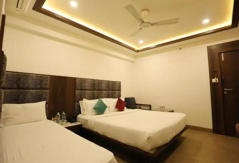 ホテル Alba Premier, Indore