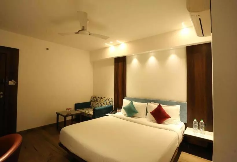 ホテル Alba Premier, Indore