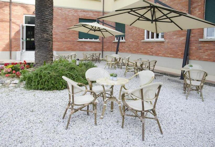 هتل Casa Per Ferie Il Pioppo