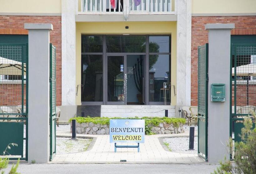 هتل Casa Per Ferie Il Pioppo