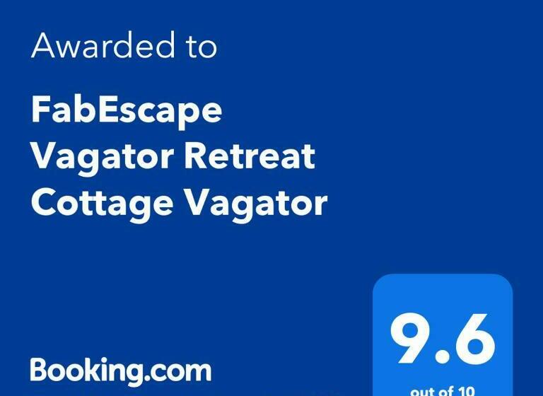 בית מלון כפרי Fabescape Vagator Retreat Resort With Swimming Pool   Nr Vagator Beach