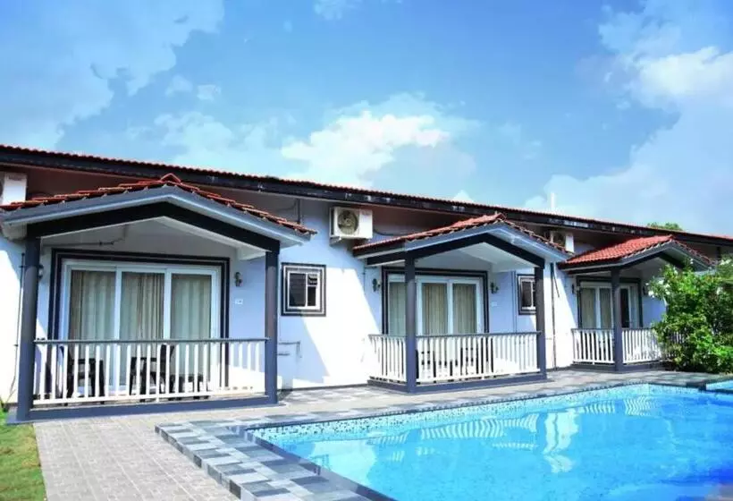 Hotelli Fabescape Vagator Retreat Resort With Swimming Pool   Nr Vagator Beach