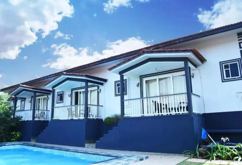 Hotelli Fabescape Vagator Retreat Resort With Swimming Pool   Nr Vagator Beach