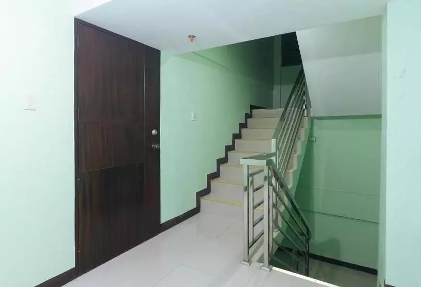 ホテル Reddoorz Near Edsa Camp Crame