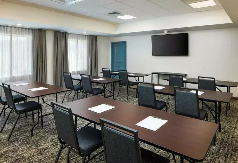ホテル Staybridge Suites   Auburn   University Area, An Ihg
