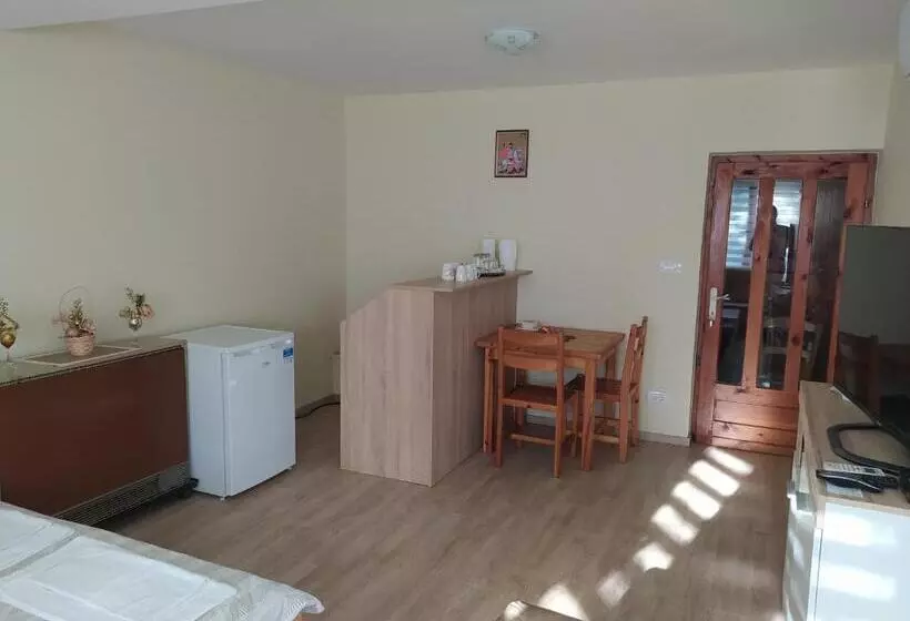 پانسیون Apartmani Zora Vuković