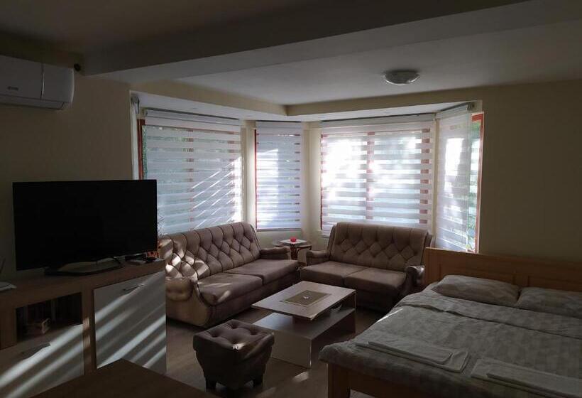 پانسیون Apartmani Zora Vuković