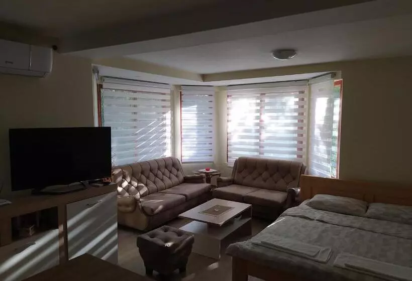 پانسیون Apartmani Zora Vuković