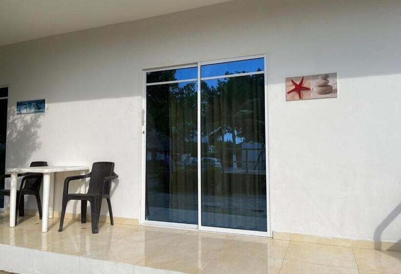 پانسیون Manglearena