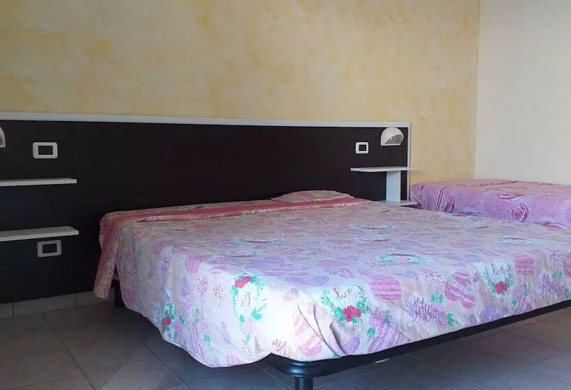 Majatalo Room In Bb   Spacious Double Room A Stones Throw From The Sea