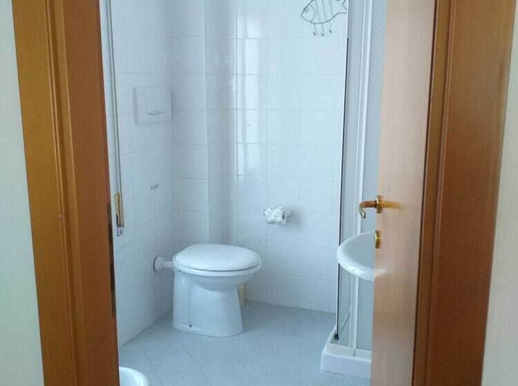 פנסיון Room In Bb   Spacious Double Room A Stones Throw From The Sea