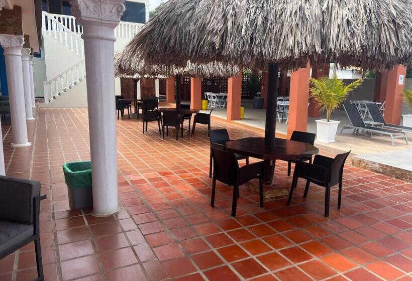 استراحتگاه Curasita Colour Appartments