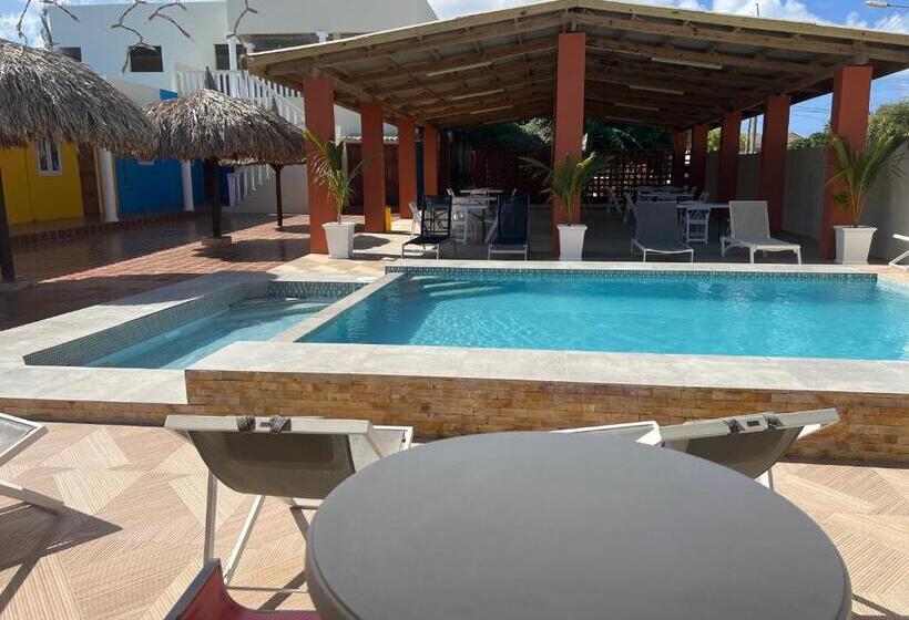 استراحتگاه Curasita Colour Appartments