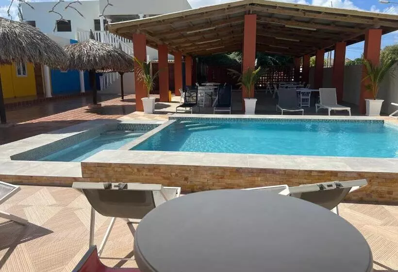 استراحتگاه Curasita Colour Appartments