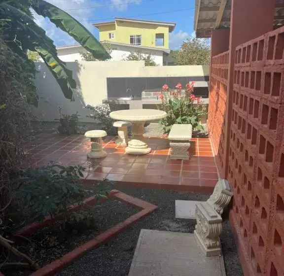 استراحتگاه Curasita Colour Appartments