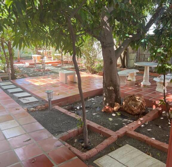 استراحتگاه Curasita Colour Appartments