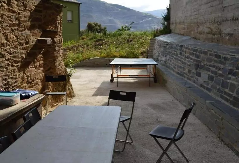 Retkeilymaja Eco Dos Teixos