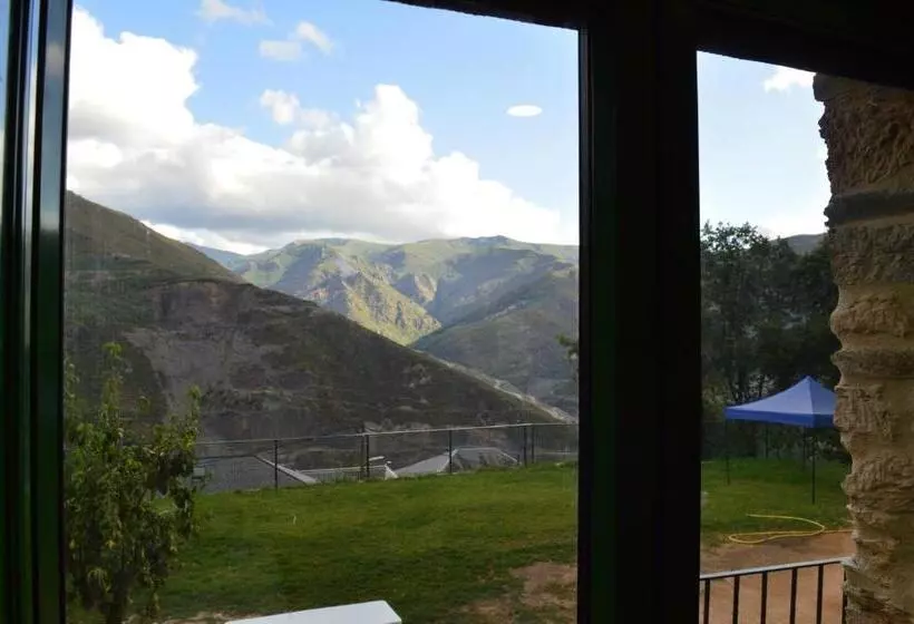 Retkeilymaja Eco Dos Teixos