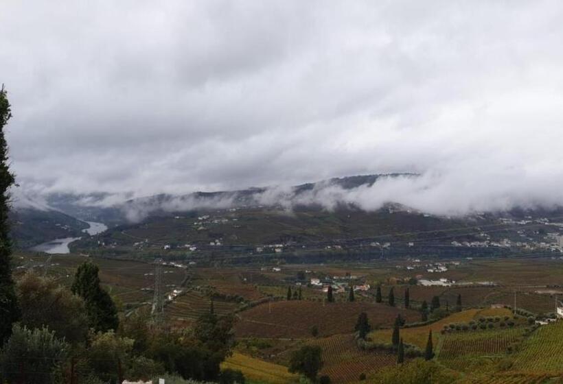 تختخواب و صبحانه Golden Mirror