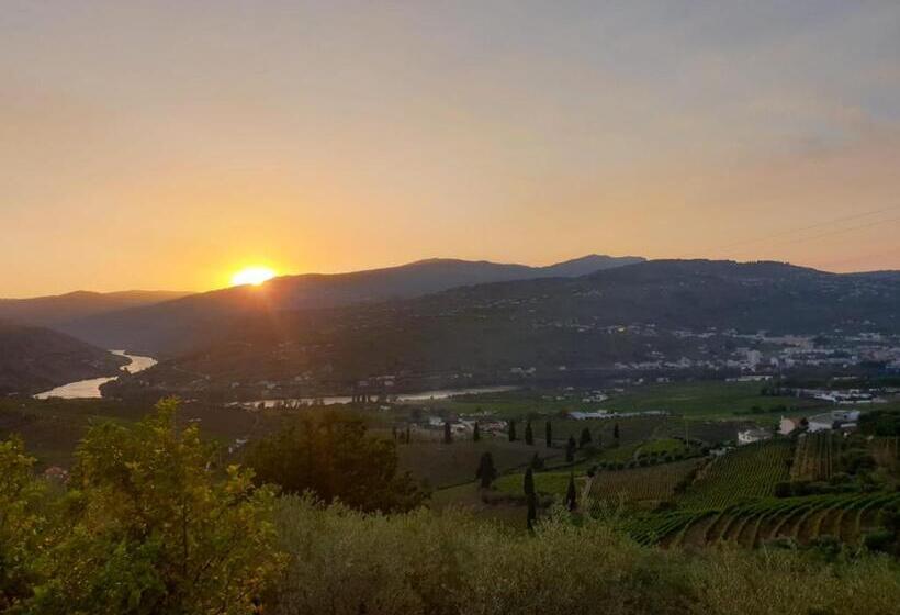 تختخواب و صبحانه Golden Mirror