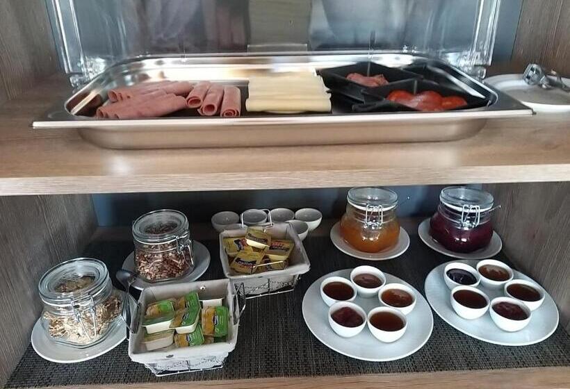 تختخواب و صبحانه Golden Mirror