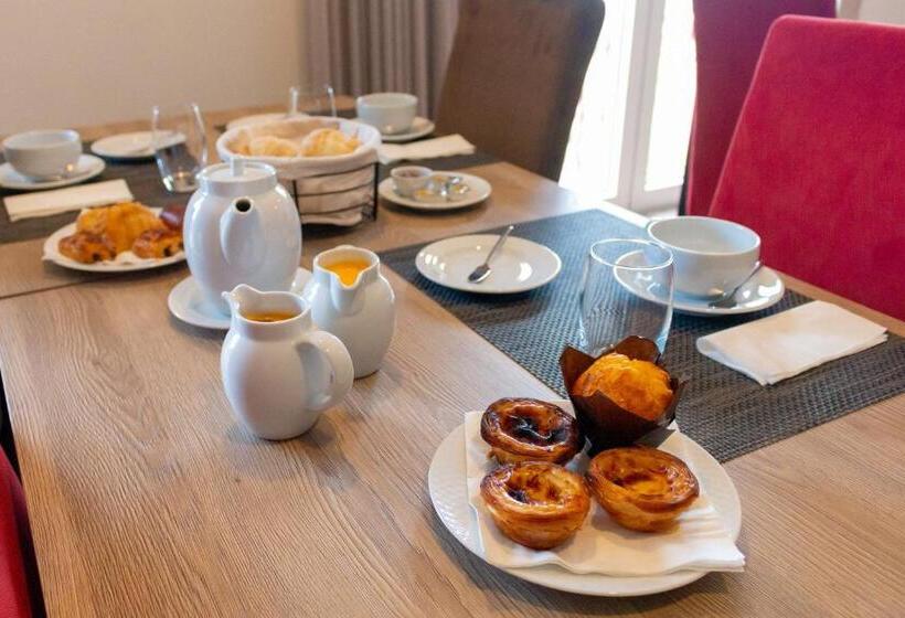 تختخواب و صبحانه Golden Mirror