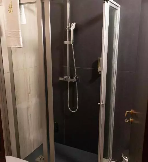 ベッドアンドブレックファースト Golden Mirror