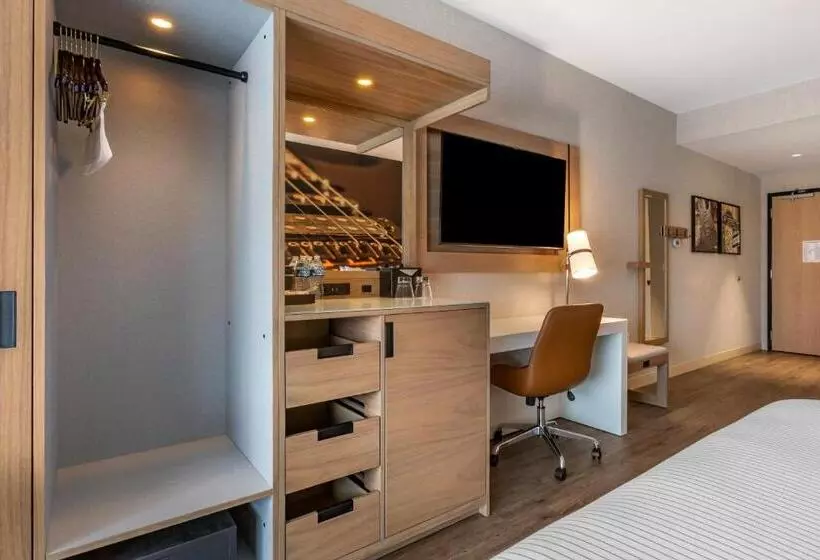 Cambria Hotel Austin Airport