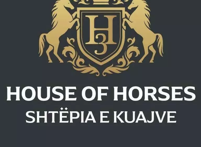 ホテル House Of Horses Shtepia E Kuajve