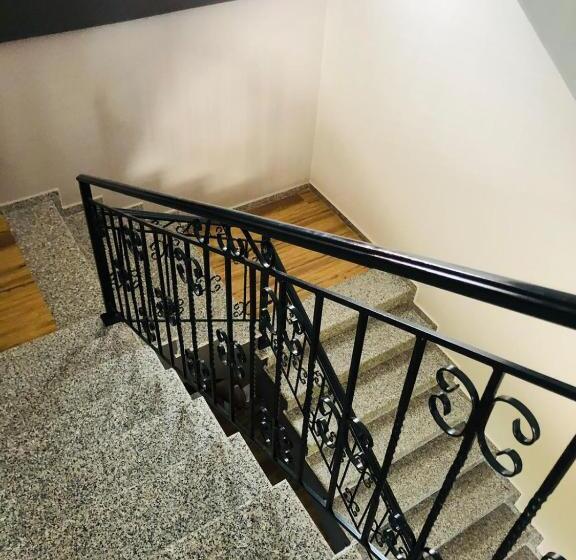 酒店 House Of Horses Shtepia E Kuajve