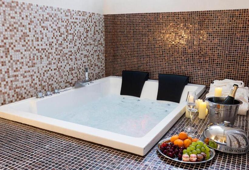 فندق Palazzo Badiale History&rooms