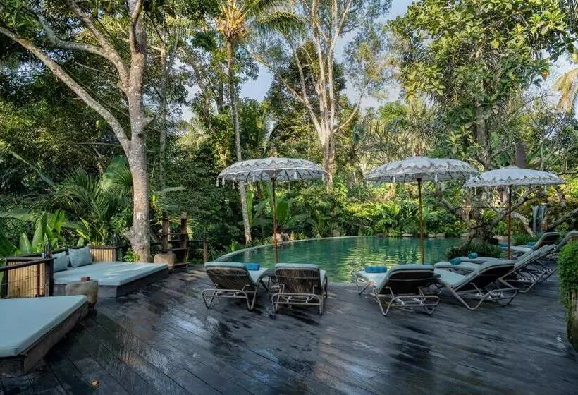 ホテル Pramana Giri Kusuma