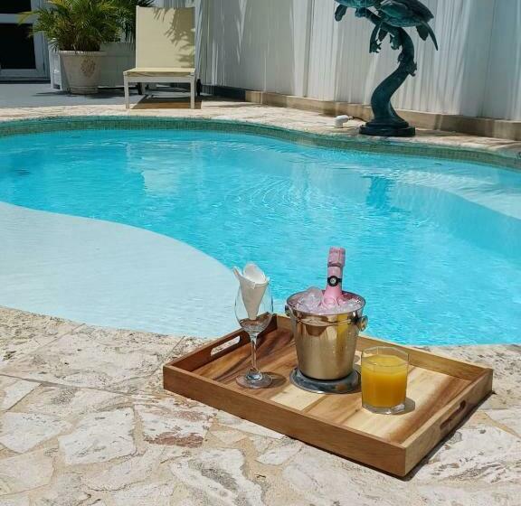 هتل Turtle Bay Inn