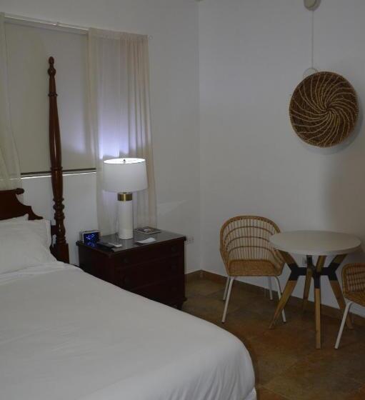 هتل Turtle Bay Inn