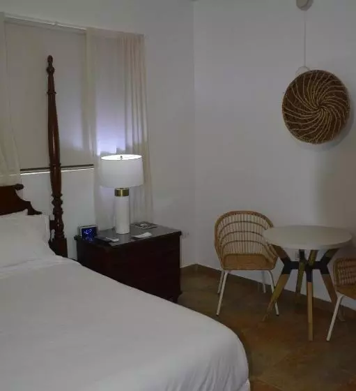 هتل Turtle Bay Inn